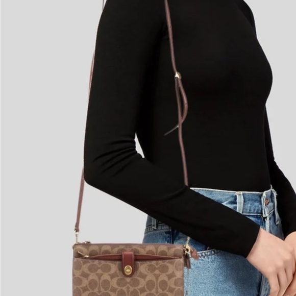 Coach Noa Beige Pop-Up Signature Messenger Bag - Picture 2 of 12